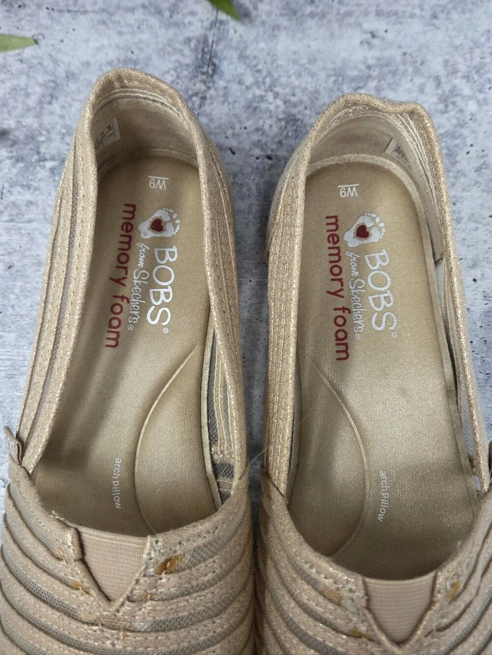 Bobs Skechers Champagne Mesh Slip-on Shoes Sneakers Size 9